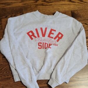 Divided Crewneck Sweatshirt in Light Gray with Red 'RIVER SIDE' Graphic